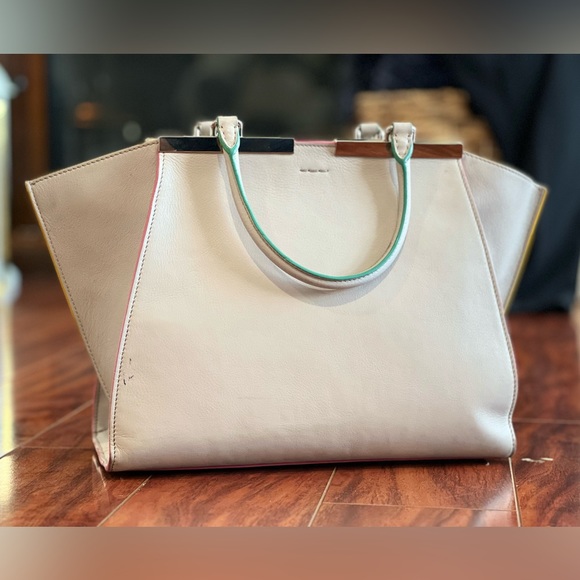 FENDI PEEKABOO GREY TOTE. Great condition only been worn a few times. - Picture 6 of 9
